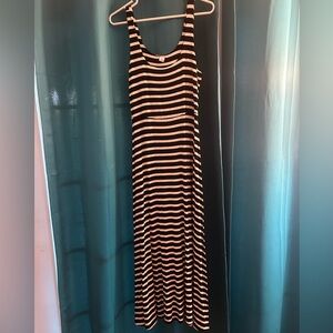 Old Navy Black and White Sleeveless Maxi Sundress